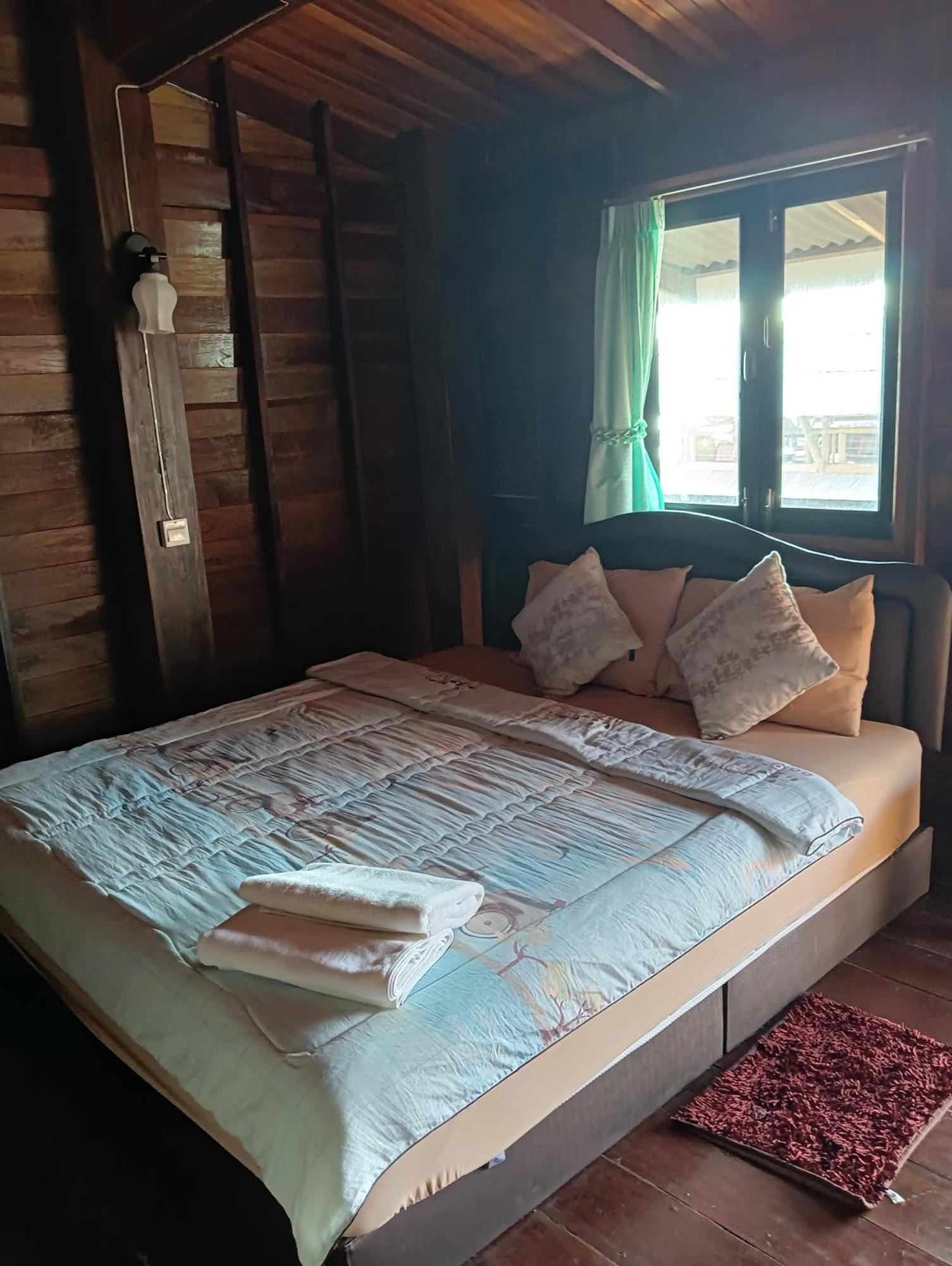 Tonmai Suite II Ko Por Exterior photo
