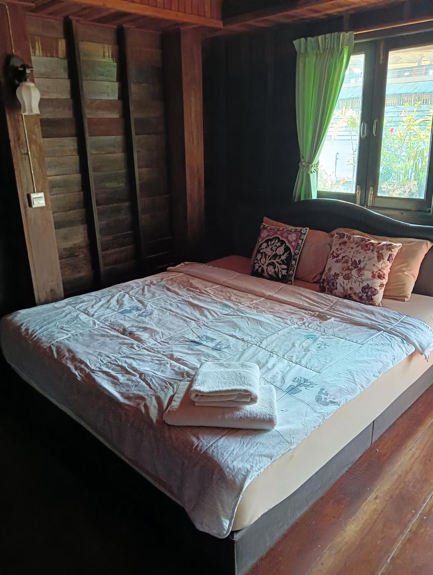 Tonmai Suite II Ko Por Exterior photo