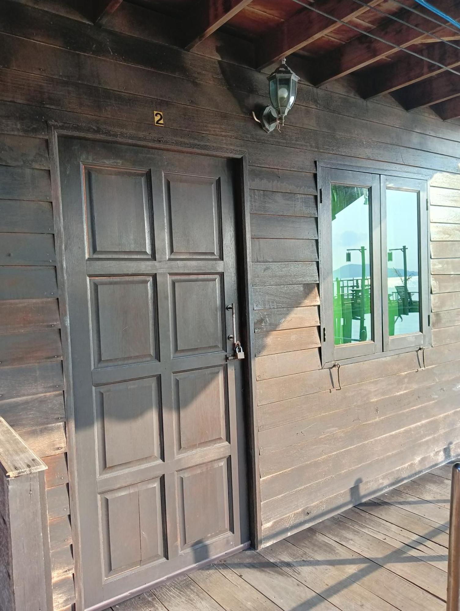 Tonmai Suite II Ko Por Exterior photo